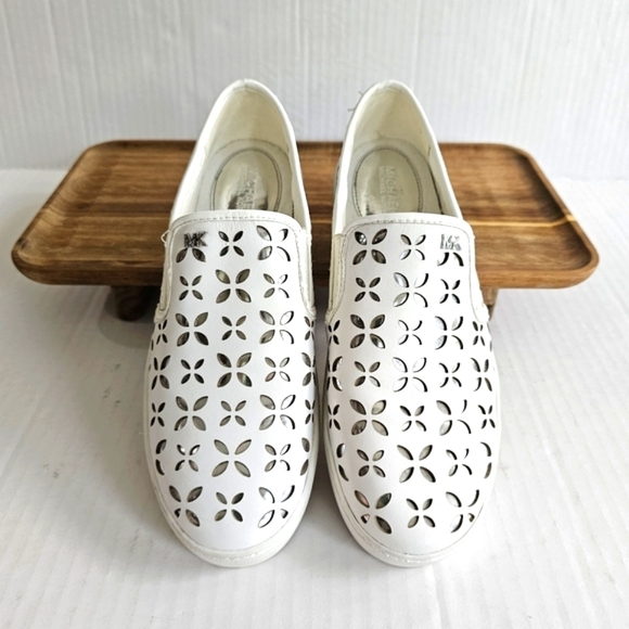 Michael Michael Kors Keaton Slip On Sneakers Size 7 Laser Cut White Silver - Picture 2 of 13